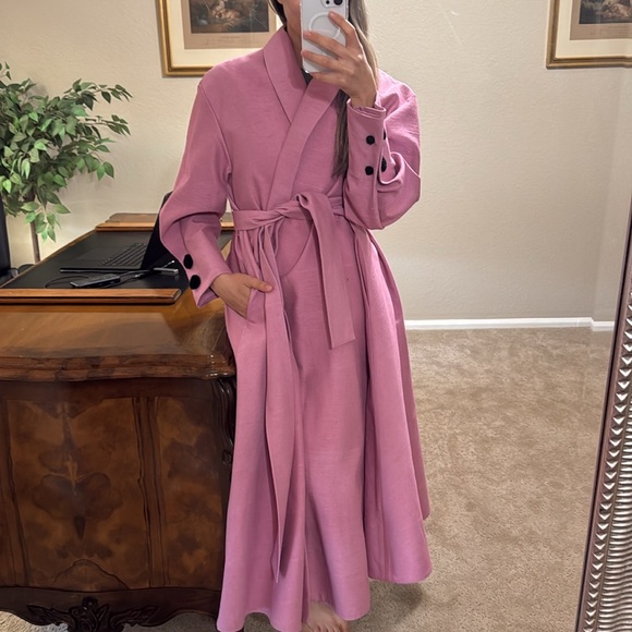 THE ROW
Gina Silk Coat - Picture 9 of 12